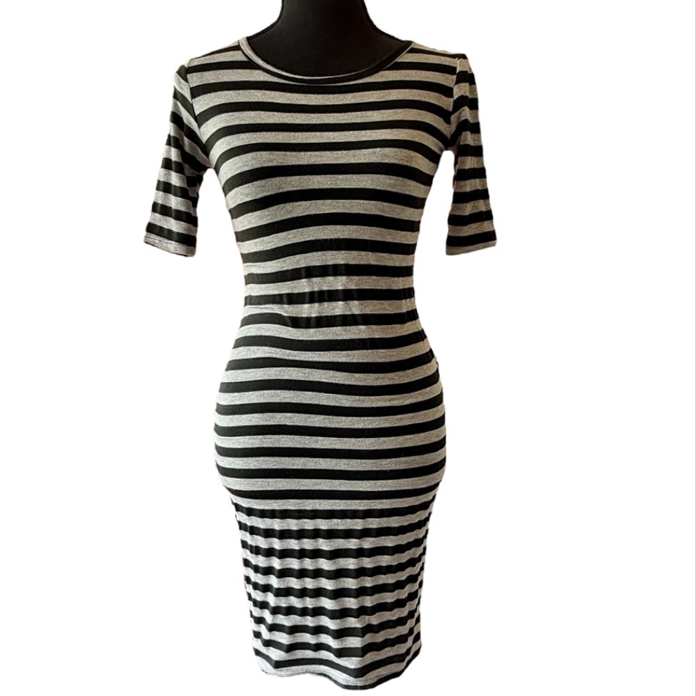 NWOT LULAROE GRAY & BLACK STRIPED JULIA DRESS *XXS *MIDI, BODYCON, SOFT-STRETCH